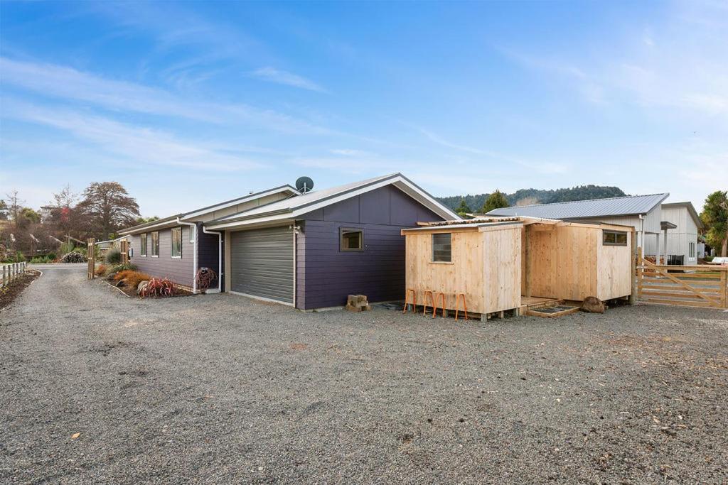 The Purple House - Ohakune Home With Spa Pool Buitenkant foto