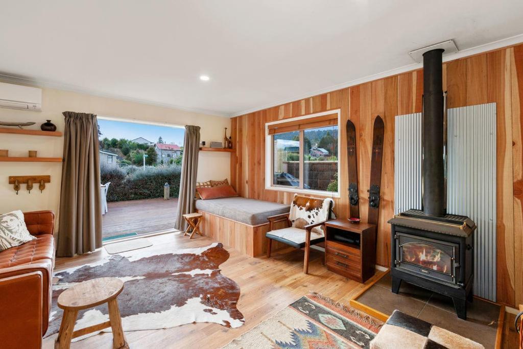 The Purple House - Ohakune Home With Spa Pool Buitenkant foto