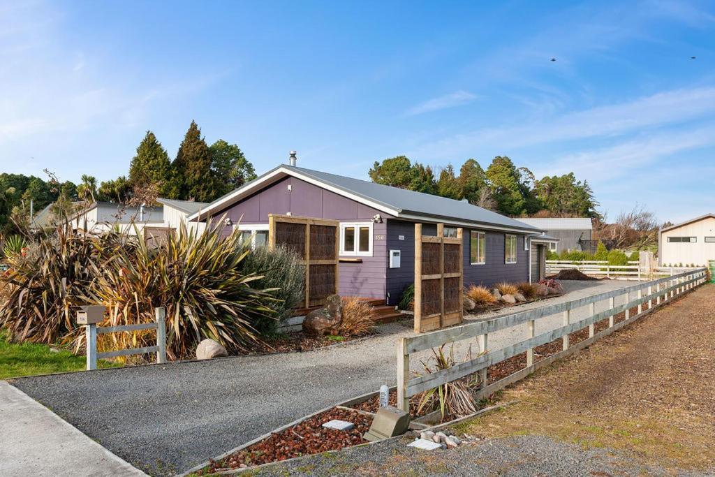 The Purple House - Ohakune Home With Spa Pool Buitenkant foto