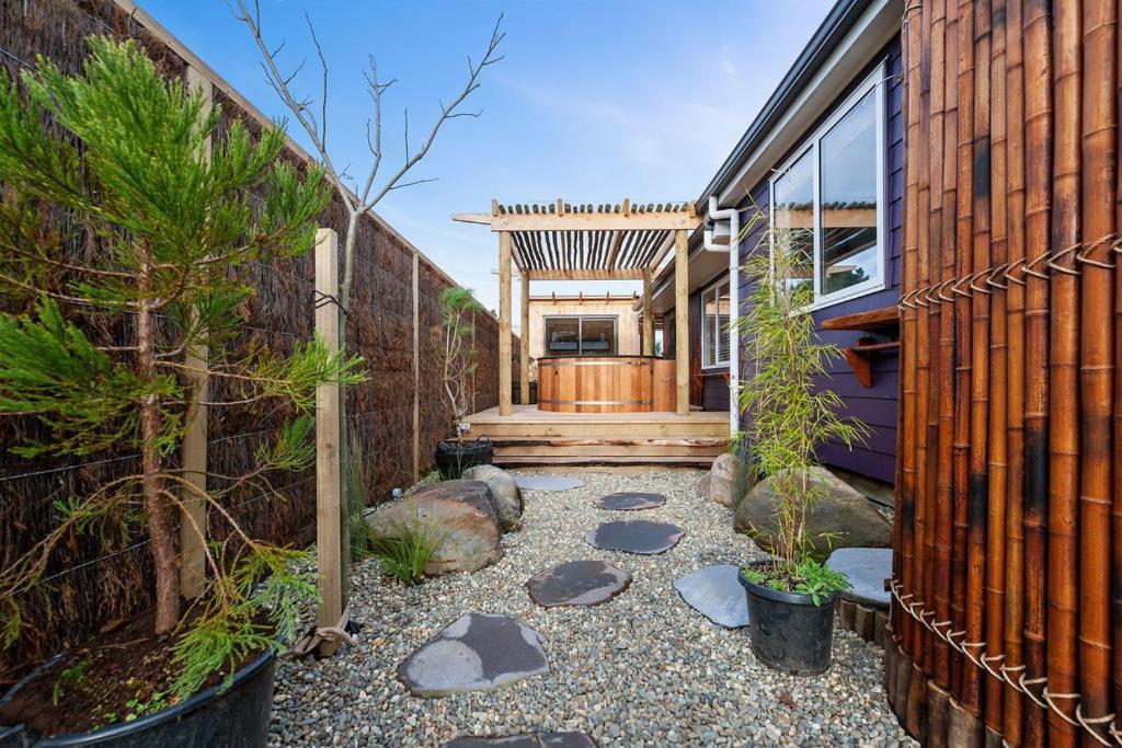 The Purple House - Ohakune Home With Spa Pool Buitenkant foto